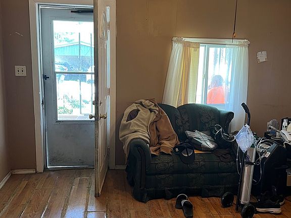 5th image of 242 N Pershing Ave