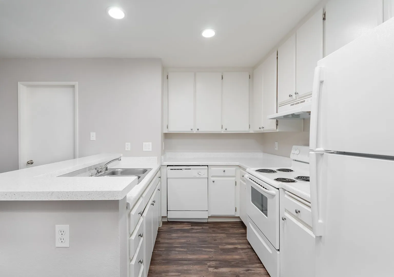 Welcome home to Lake View Park! — Photo 1