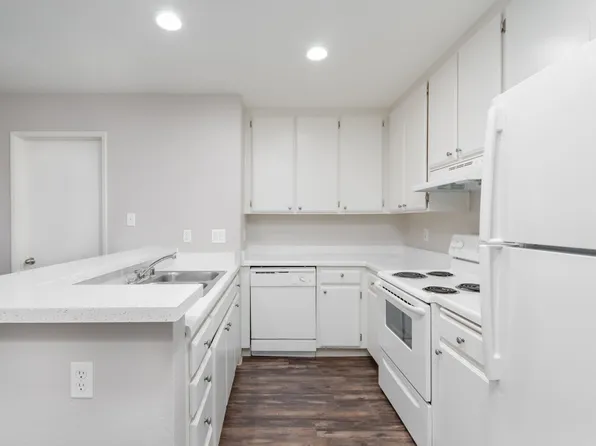 Welcome home to Lake View Park!