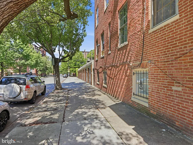 1435 Bolton St — Photo 18