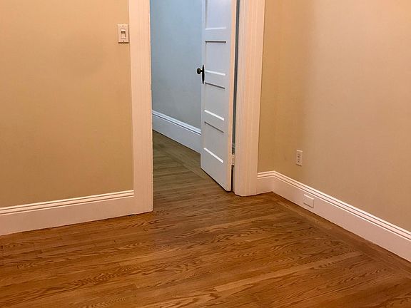5th image of 3110 Clay St #1