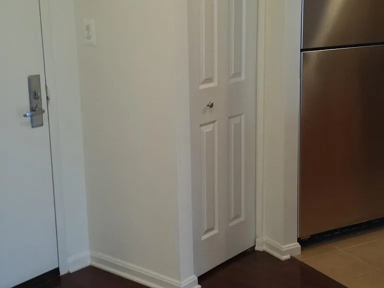 10101 Grosvenor Pl #520 — Photo 12