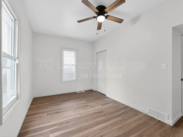 407 Simpson Ave — Photo 23