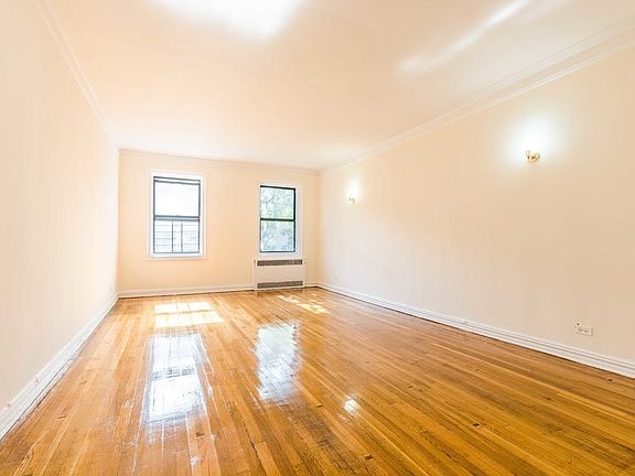 3rd image of 8724 115th St APT 4E