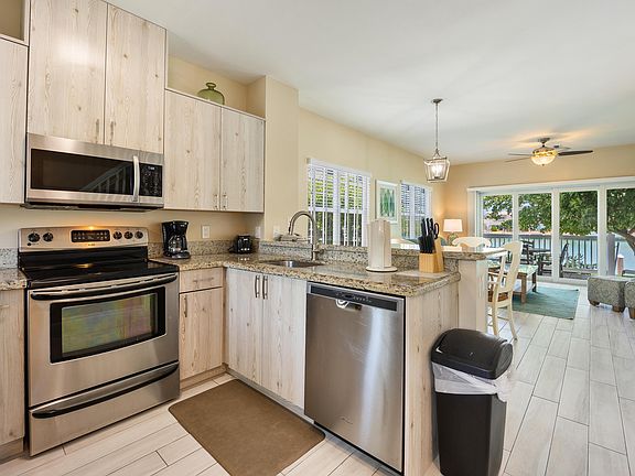 5th image of 7052 Harbor Village Dr