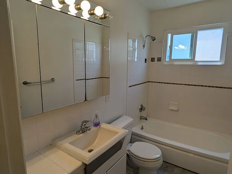 1515 S Beverly Glen Blvd #3 — Photo 17