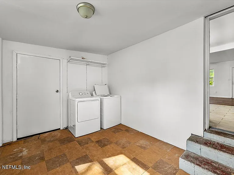 3919 Skycrest Dr — Photo 67