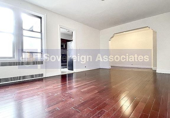 3rd image of 30 Cooper St #6E