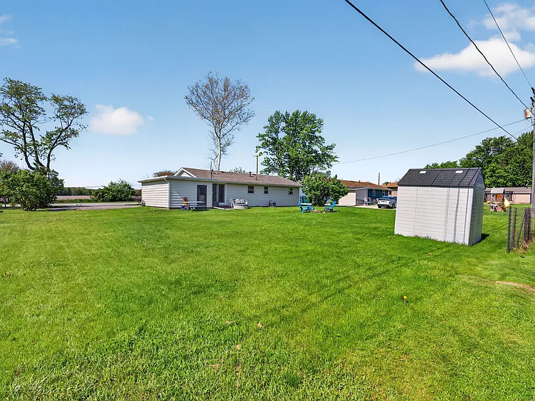 2091 W State Route 102 — Photo 34