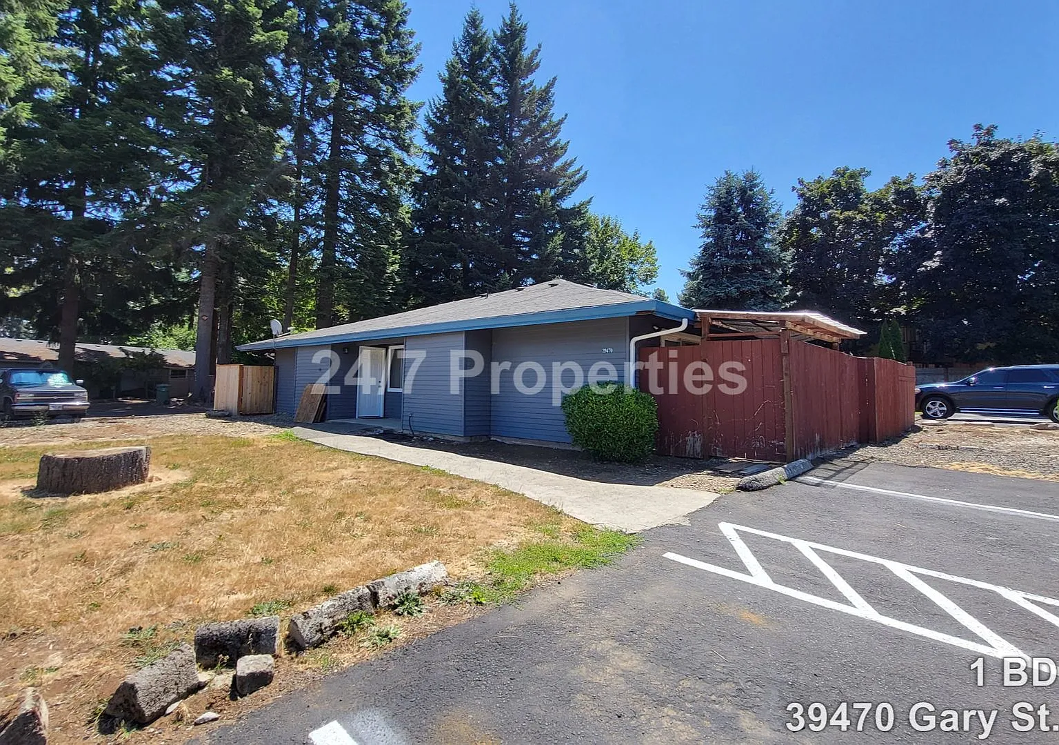 Updated 1 BD | 1 BA Apartment - Sandy — Photo 2