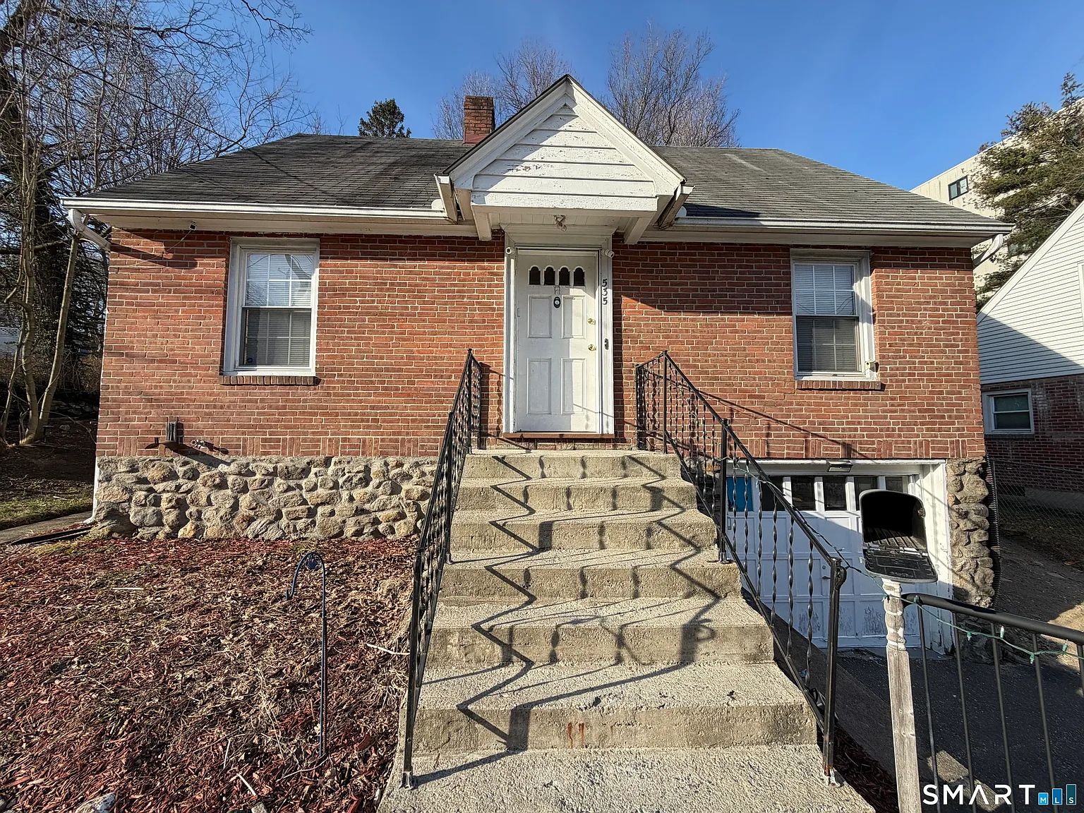 3 bed, 1.0 bath, 1125 sqft, $2,200 — Photo 3
