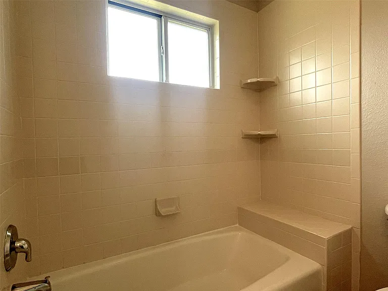 1207 W North Loop Blvd #A — Photo 23
