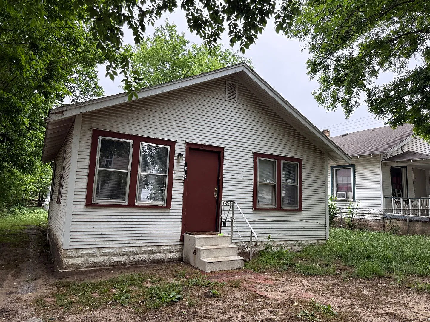 3 Bed 1 Bath House — Photo 1