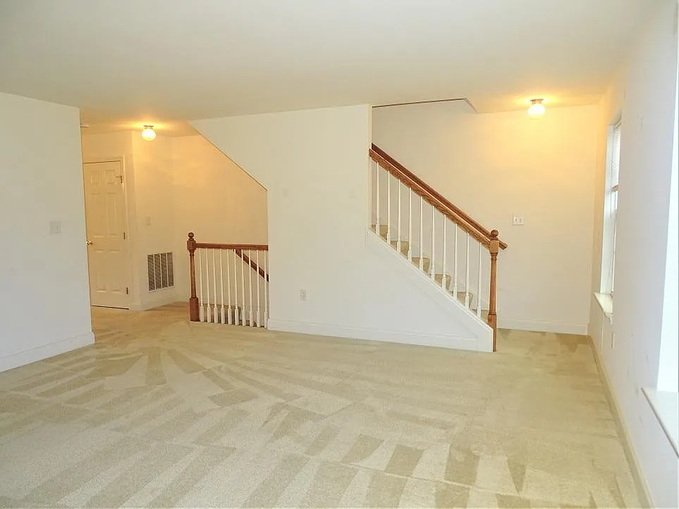 3 bed, 2.5 bath, 1496 sqft, $1,850 — Photo 4