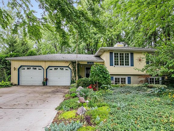 2nd image of 5630 Tamarix Ln