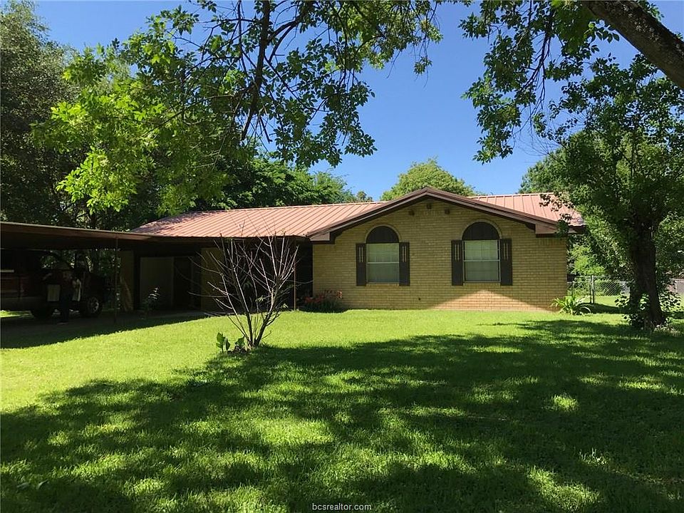 1st image of 505 Pin Oak Dr