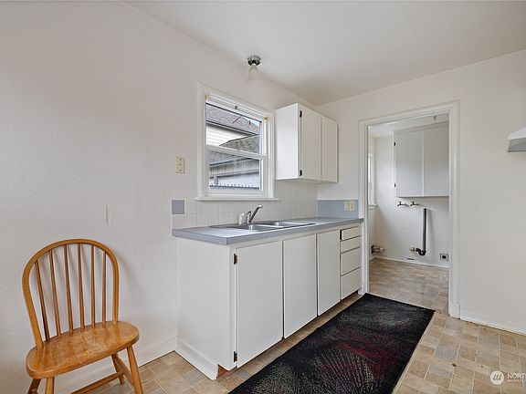 5th image of 1136 Naval Avenue