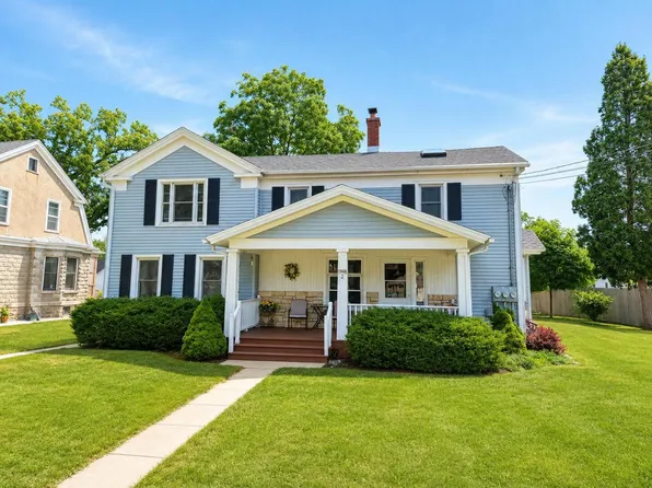 1946 Division STREET, East Troy, WI 53120