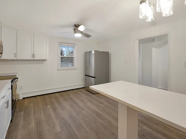 430 Benedict Ave #2 — Photo 4