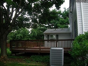 5th image of 892 Lawrence St