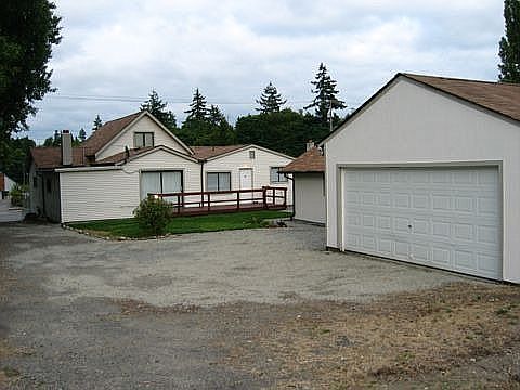 2nd image of 3580 E Portland Ave
