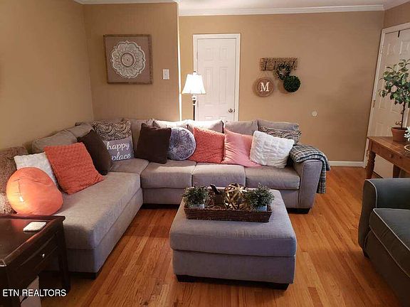 3rd image of 118 Iona Cir