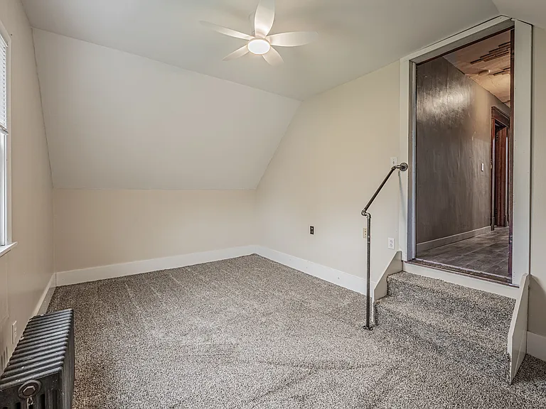 4252 Hartland Rd — Photo 30