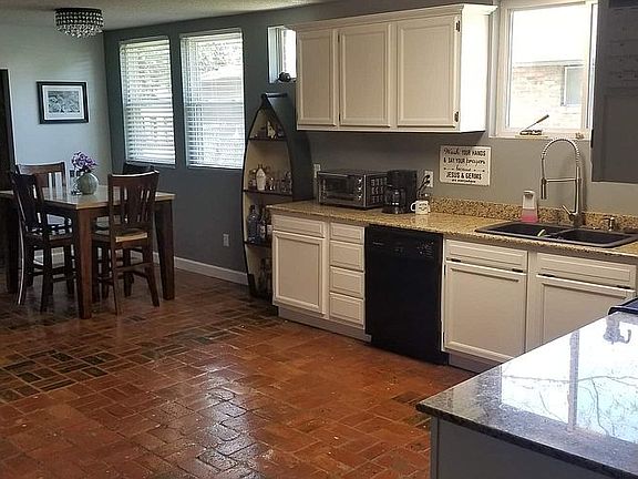 2nd image of 3717 Seamist Dr
