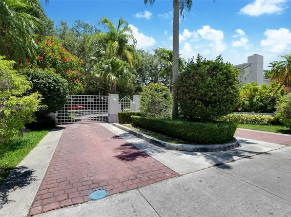 6670 SW 69th Ln, South Miami, FL 33143