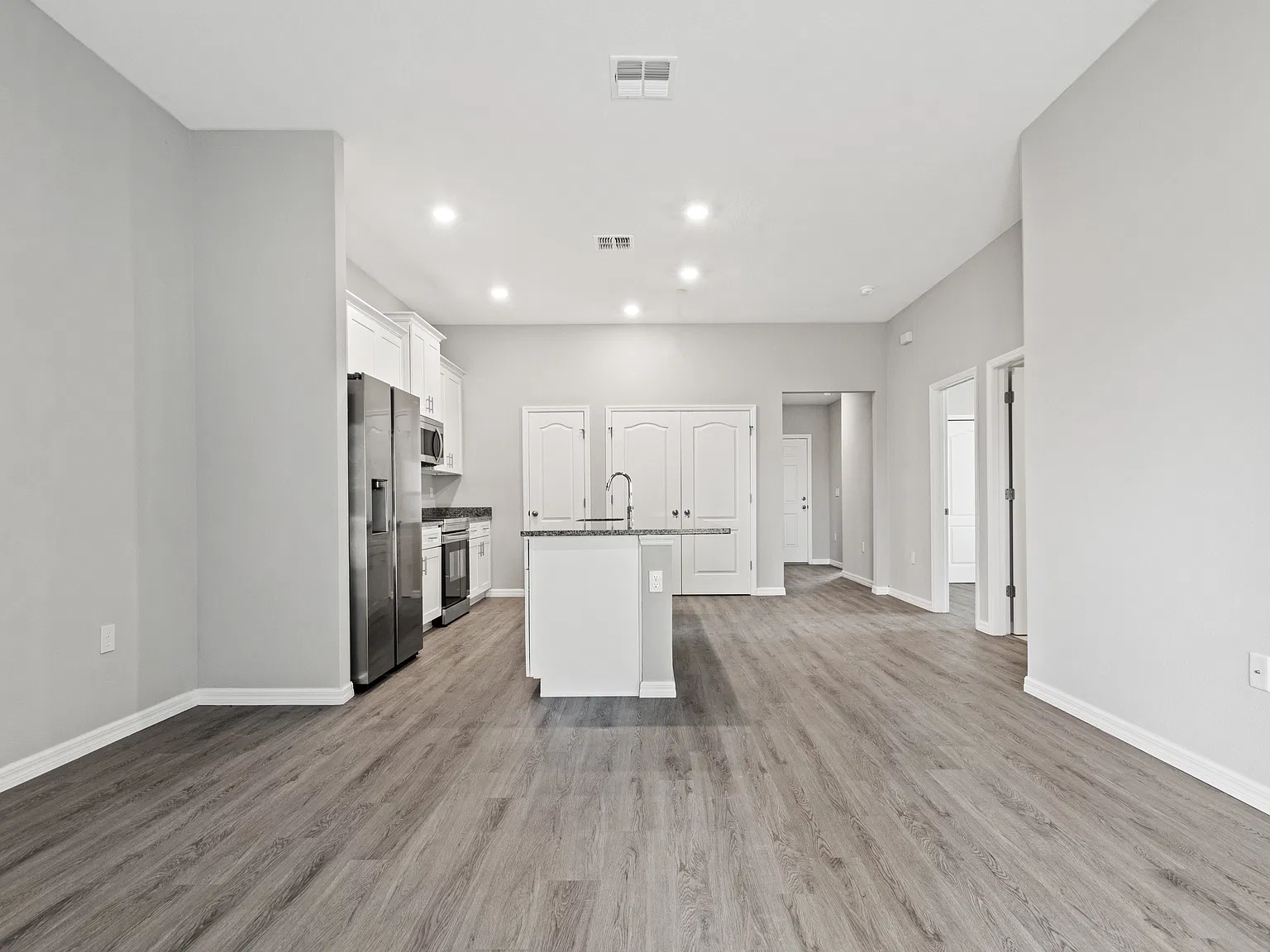 3 bed, 1300 sqft, $1,800 — Photo 4