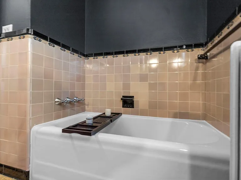 1785 Dupont Ave S #UPPER — Photo 35