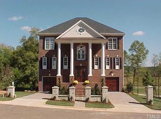 2701 Peachleaf St, Raleigh, NC 27614