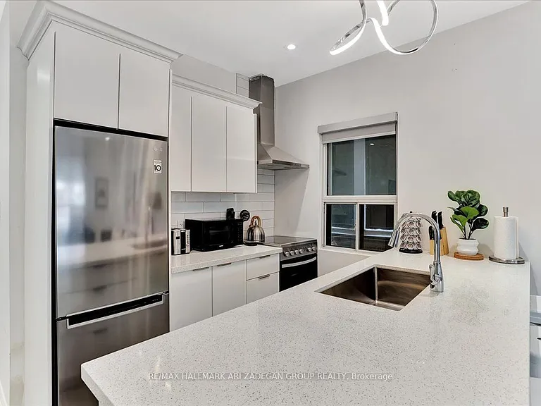 138 Booth Ave #MAIN FL — Photo 6