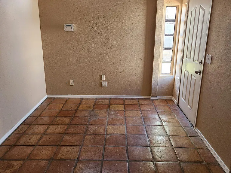 8952 W Indianola Ave — Photo 7