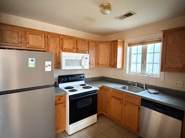 30 Judith Ln #101, East Haven, CT 06512