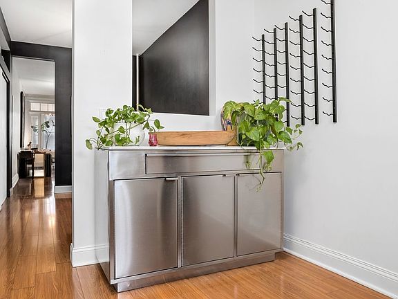 3rd image of 171 Russell St #1L