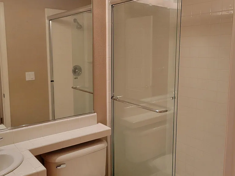 385 Roundhill Dr — Photo 11