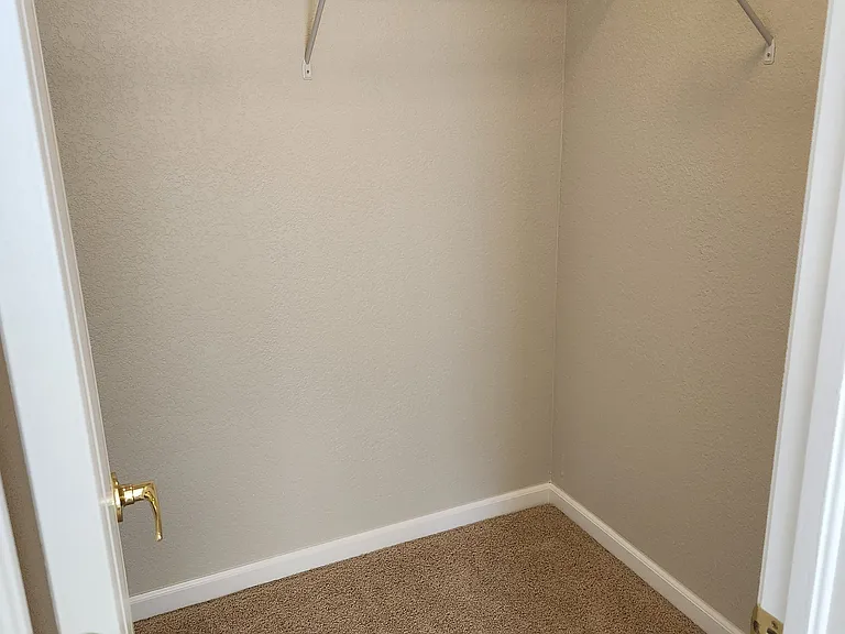 1432 Whitehall Dr #F — Photo 13