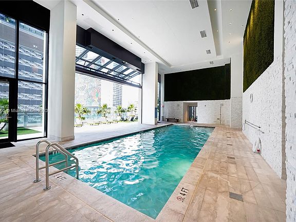 4th image of 1010 Brickell Ave #3911