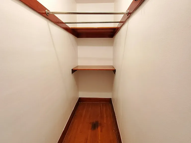 Walk-in closet / pantry