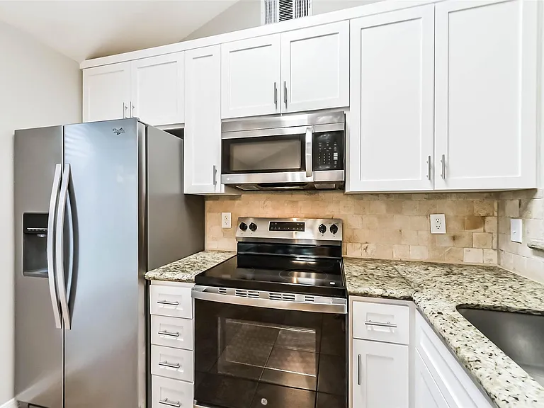 18515 Meadows Way Dr — Photo 12
