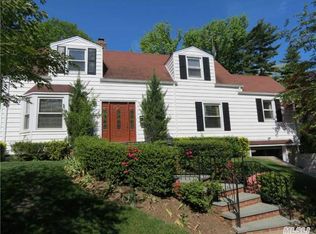 12 Plymouth Rd, Great Neck, NY 11023