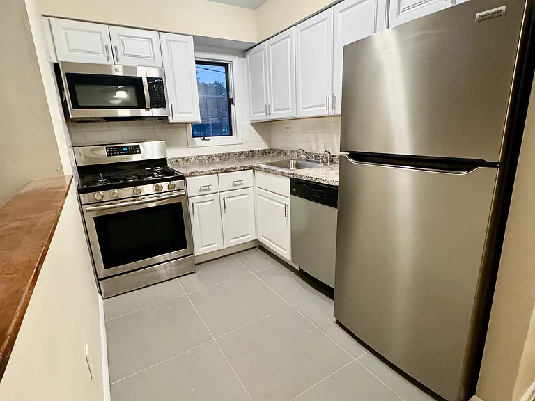 349 Gorge Rd #3 — Photo 6