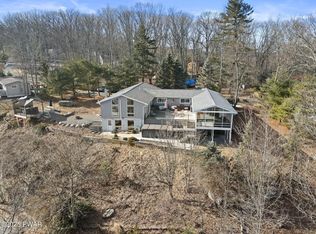 47 Summit Cir, Lakeville, PA 18438