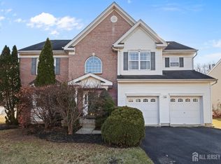 3 Summerfield Dr, Princeton, NJ 08540
