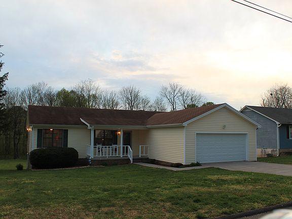 3rd image of 172 Vermont Dr NW