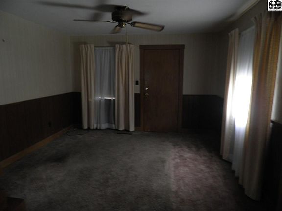 2nd image of 107 E Avenue A
