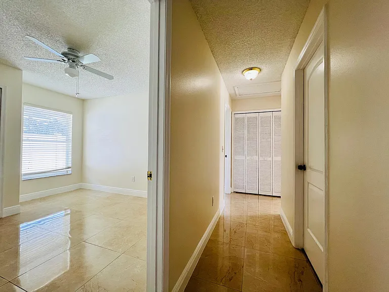 3909 Yellow Finch Ln — Photo 16