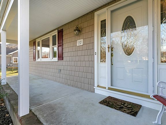3rd image of 22 Shephard Dr