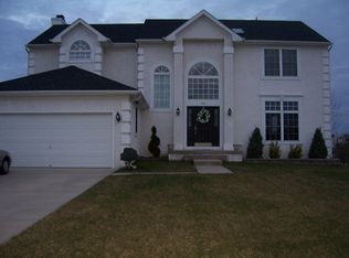 10 Scenic Point Cir, Sicklerville, NJ 08081